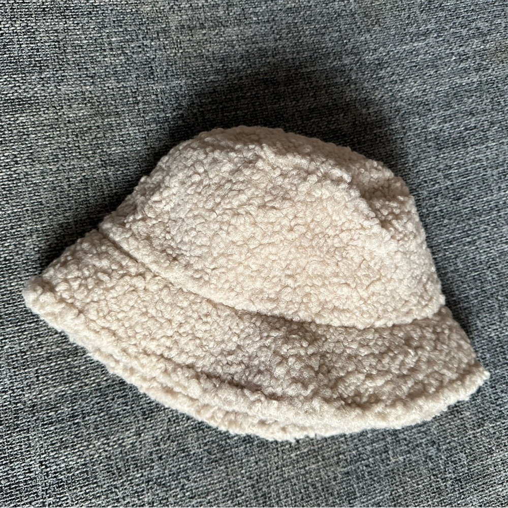Tan/Off White Sherpa Bucket Hat